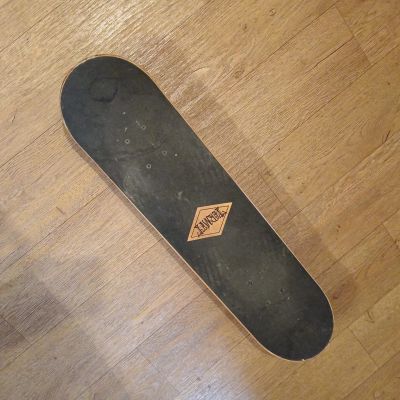 Лот: 25884722. Фото: 1. Скейтборд Termit в хорошем состоянии. Роликовые коньки, скейтборды, самокаты