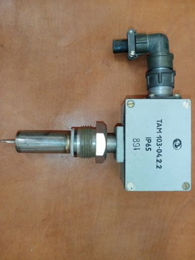 Лот: 25898982. Фото: 1. Датчик реле температуры Там 103-04... Реле, тумблеры, переключатели