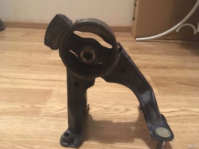 Лот: 15421849. Фото: 1. Подушка опора двигателя задняя... Двигатель и элементы двигателя