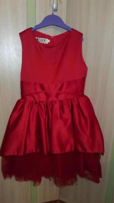 Лот: 9876591. Фото: 1. Платье красное, рост130 см. Платья, сарафаны