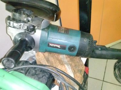 Лот: 3264821. Фото: 1. Болгарка Макита 9069 с двумя кожухами... Электроинструмент