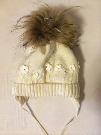 Лот: 4448890. Фото: 1. Шапка для девочки с пампоном из... Головные уборы