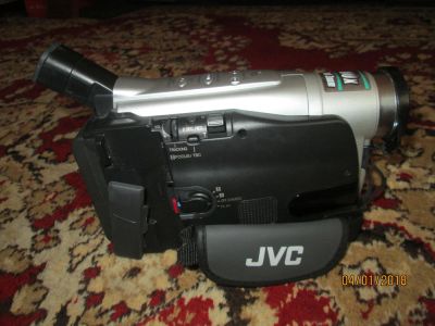 Лот: 10846095. Фото: 1. Видеокамера JVC Compact VHS GR-FXM42E... Видеокамеры