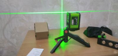 Лот: 21136936. Фото: 1. Самовыравнивающийся лазерный уровень... Ручной инструмент