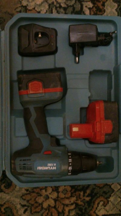 Лот: 7426042. Фото: 1. Шуруповерт hyundai a 1202. Электроинструмент