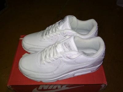 Лот: 10780140. Фото: 1. Nike AirMax 90. Кеды, кроссовки, слипоны