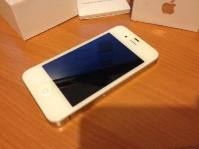 Лот: 3559986. Фото: 1. iphone 4s 16gb белый. Смартфоны