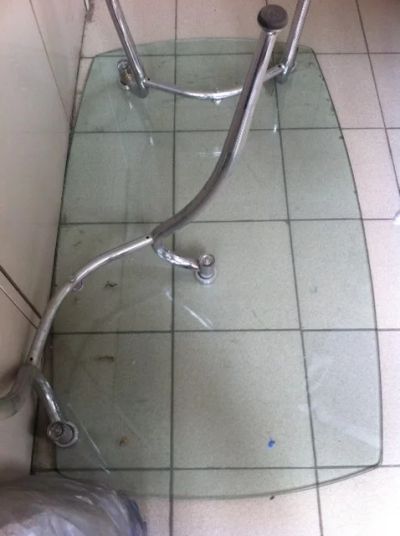 Лот: 6418474. Фото: 1. Стол стеклянный 135/70 высота... Столы, стулья, обеденные группы