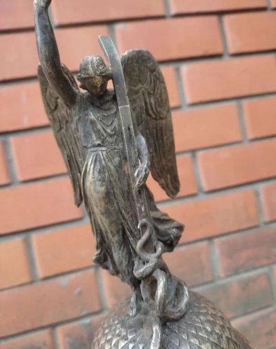 Лот: 21579474. Фото: 1. Бронзовая статуэтка Ангел. Фарфор, керамика