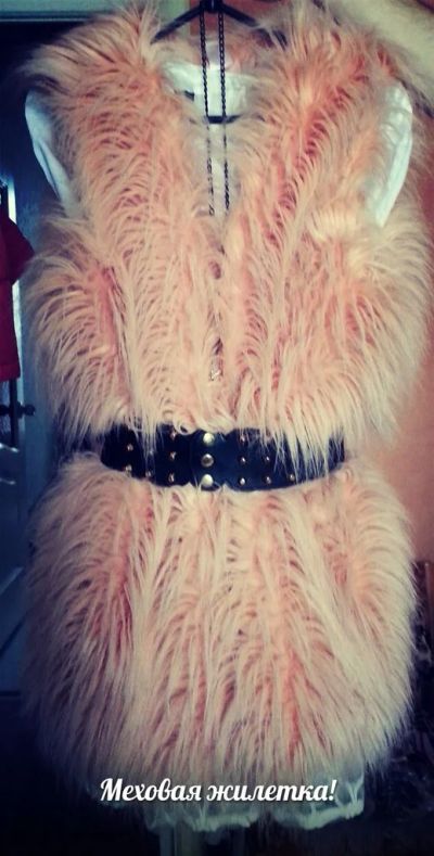 Лот: 3828453. Фото: 1. Меховая жилетка!. Верхняя одежда