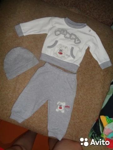 Лот: 6512057. Фото: 1. Костюмчик серо-белый. Костюмы, пиджаки, комбинезоны