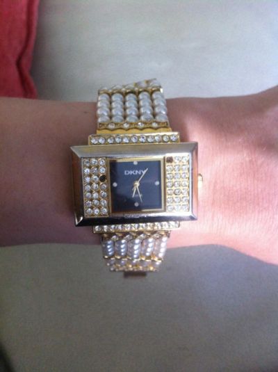 Лот: 7647018. Фото: 1. Часы с жемчугом DKNY. Другие наручные часы