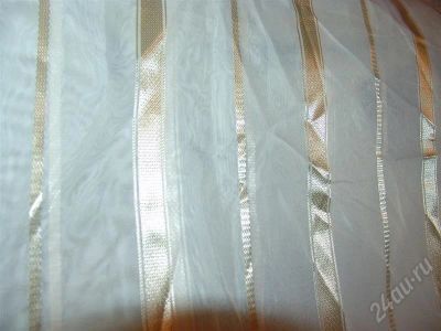 Лот: 311278. Фото: 1. Тюль белая с золотистыми полосами. Ткани, нитки, пряжа