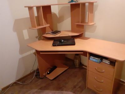 Лот: 16800502. Фото: 1. Стол письменный компьютерный. Компьютерные и письменные столы