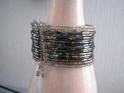 Лот: 1613648. Фото: 1. Бисерный браслет. Браслеты