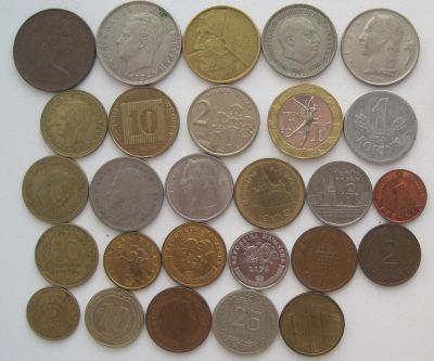 Лот: 8509699. Фото: 1. 27 иностранных монет (с 27 рублей... Наборы монет