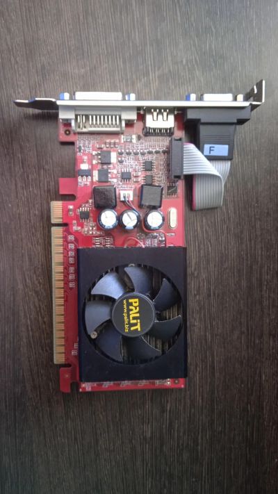 Лот: 21770141. Фото: 1. Видеокарта GeForce GT520 1 Gb. Видеокарты