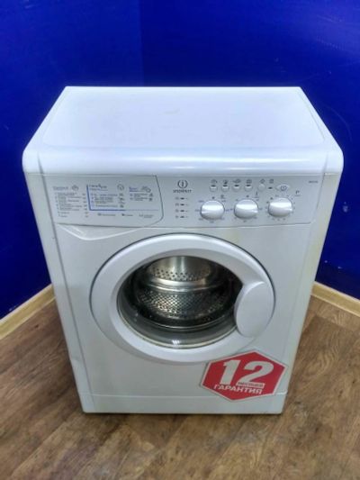 Лот: 11919122. Фото: 1. Стиральная машина indesit wisl... Стиральные машины