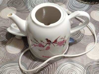 Лот: 17318809. Фото: 1. Чайник электрический фарфоровый. Чайники, кофемашины, кулеры