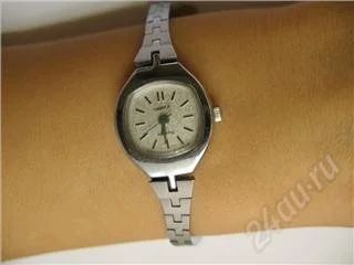 Лот: 3749. Фото: 1. часы женские Чайка 17 камней... Другое (сувениры, подарки)