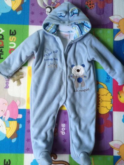 Лот: 8033952. Фото: 1. Комбинезон на мальчика. Костюмы, пиджаки, комбинезоны