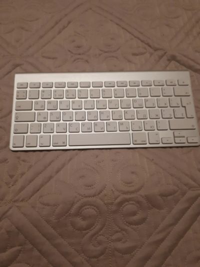 Лот: 10719906. Фото: 1. Apple A1314 Wireless Keyboard... Клавиатуры и мыши