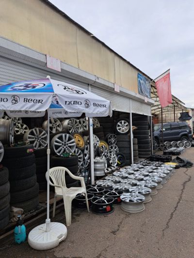 Лот: 25755537. Фото: 1. Комплект Оригинальных Литых дисков... Шины на дисках