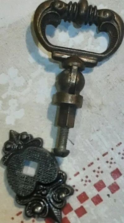 Лот: 25885306. Фото: 1. Винтажные мебельные ручки СССР. Мебельная фурнитура и наполнители