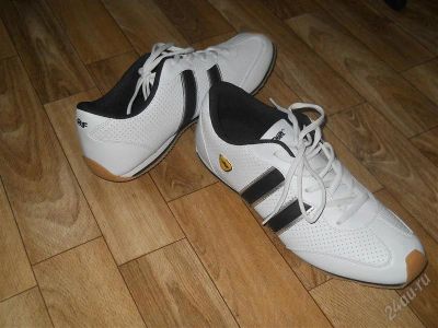 Лот: 914472. Фото: 1. Кроссовки. Кеды, кроссовки, слипоны