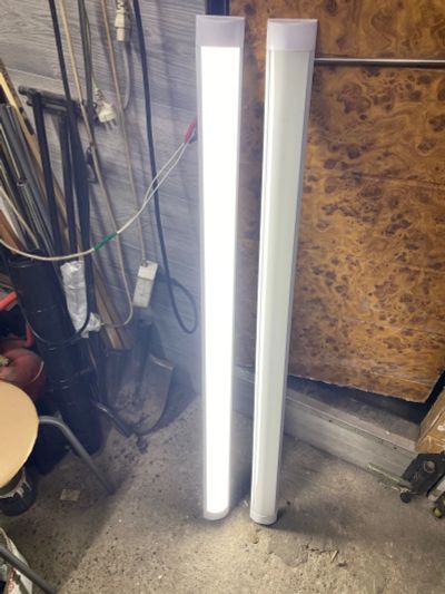 Лот: 25885817. Фото: 1. Светодиодные светильники 2 шт. Офисное, промышленное освещение