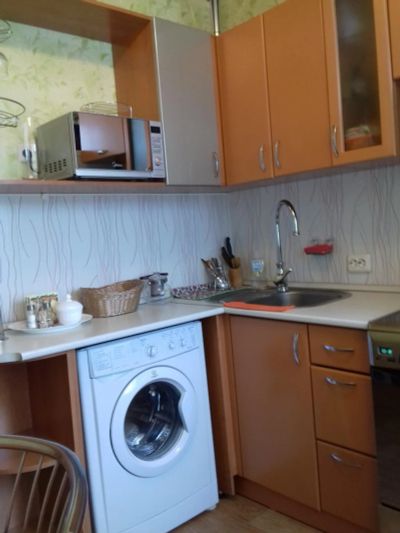 Лот: 11345776. Фото: 1. Продам микроволновую печь с грилем... Микроволновки, мини-печи