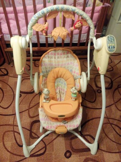 Лот: 5189310. Фото: 1. электрокачеля+электрошезлонг. Ходунки, прыгунки, качели