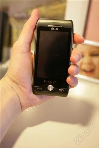 Лот: 941773. Фото: 1. мобильный телефон lg dual sim... Кнопочные мобильные телефоны