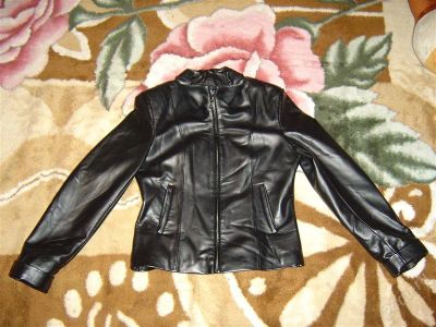 Лот: 1214194. Фото: 1. Куртка кожаная - черная. Верхняя одежда