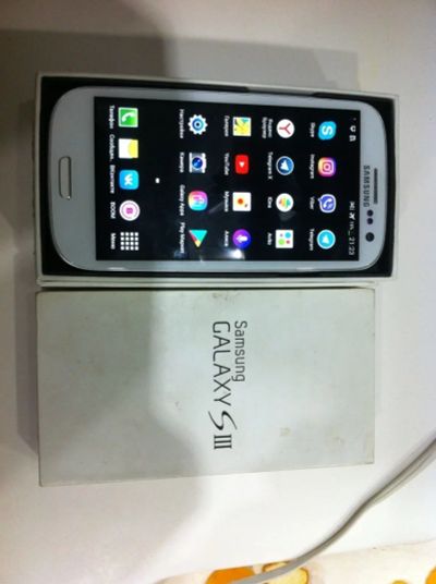Лот: 11764417. Фото: 1. Samsung Galaxy S3 с беспроводной... Смартфоны