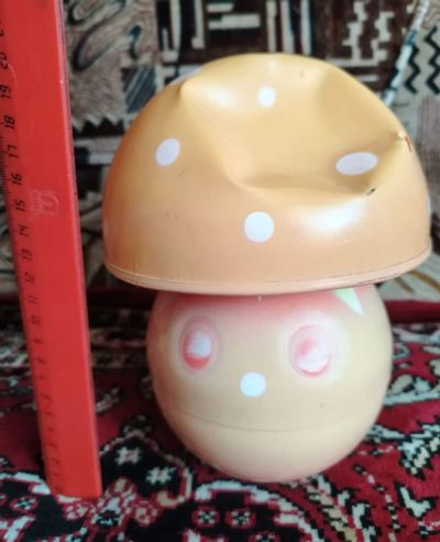 Лот: 25907730. Фото: 1. Неваляшка целлулоидная Гриб (на... Игрушки