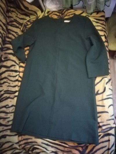 Лот: 25771551. Фото: 1. Зеленое платье(размер 44-46). Платья