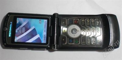 Лот: 236001. Фото: 1. motorola v3. Кнопочные мобильные телефоны