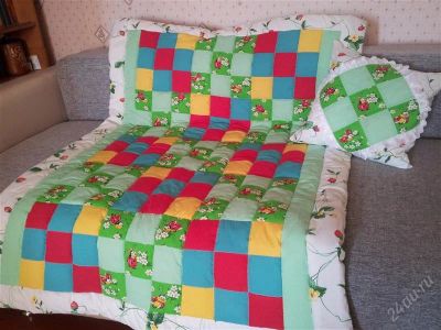 Лот: 2357652. Фото: 1. Детское яркое одеяло + подушка... Постельные принадлежности