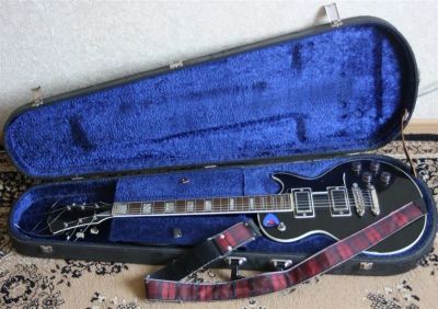 Лот: 2468140. Фото: 1. Гитара, комбик,процессор!. Гитары