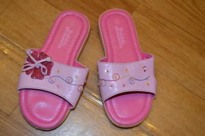 Лот: 6509971. Фото: 1. Шлепки детские. Шлепанцы, сланцы