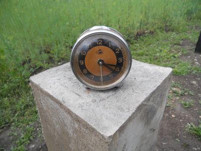 Лот: 14025058. Фото: 1. Часы-будильник Ереван 1957 (на... Часы настенные, настольные