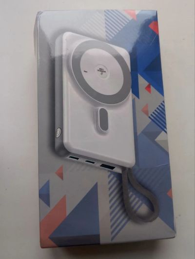 Лот: 25883900. Фото: 1. Новый Power Bank 10 000 мА·ч. Внешние, портативные аккумуляторы для смартфонов (Power bank)