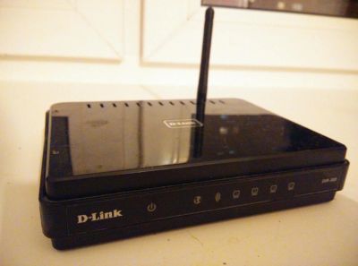 Лот: 5032110. Фото: 1. D-Link DIR300 Wi-Fi роутер. б... WiFi, Bluetooth адаптеры