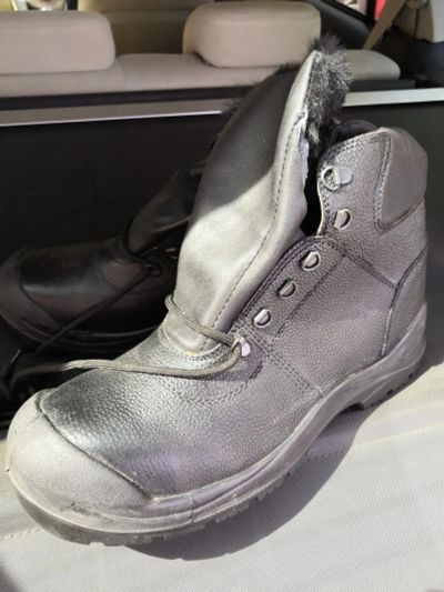 Лот: 20427666. Фото: 1. ботинки зимние 44 рр, с металлическим... Ботинки, полуботинки