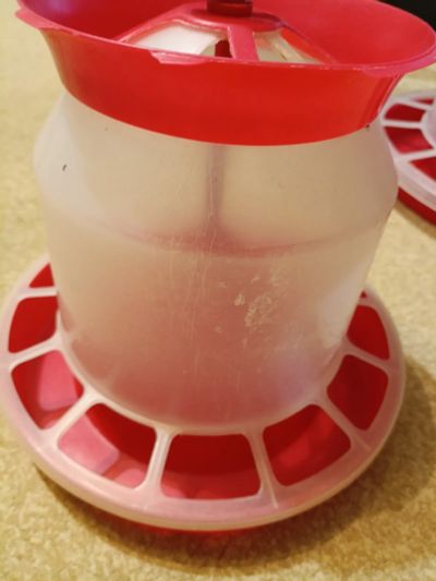 Лот: 25885805. Фото: 1. Кормушка 5литровая. Птицы