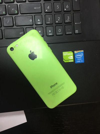 Лот: 8206927. Фото: 1. iPhone 5c 16gb green. Смартфоны