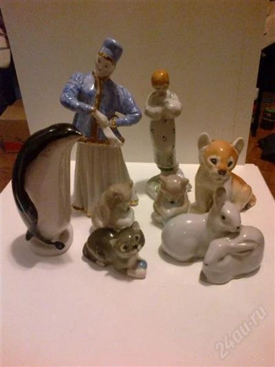 Лот: 1921332. Фото: 1. 8 статуэток 50-х 70-х годов. Фарфор, керамика
