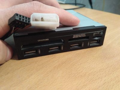 Лот: 12109019. Фото: 1. 3,5" card reader Ginzzu GR-137U... Картридеры