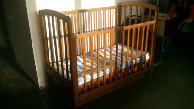 Лот: 4856446. Фото: 1. Кроватка-маятник (с 0 до 3). Детские кровати и кроватки